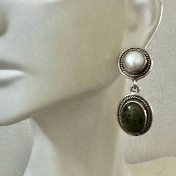 Sterling silver pearl and serpentine drop earrings - Picture 2 of 13